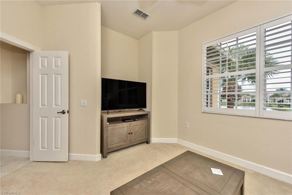 9657 Cypress Hammock CIR # 202, ESTERO FL 34135-26