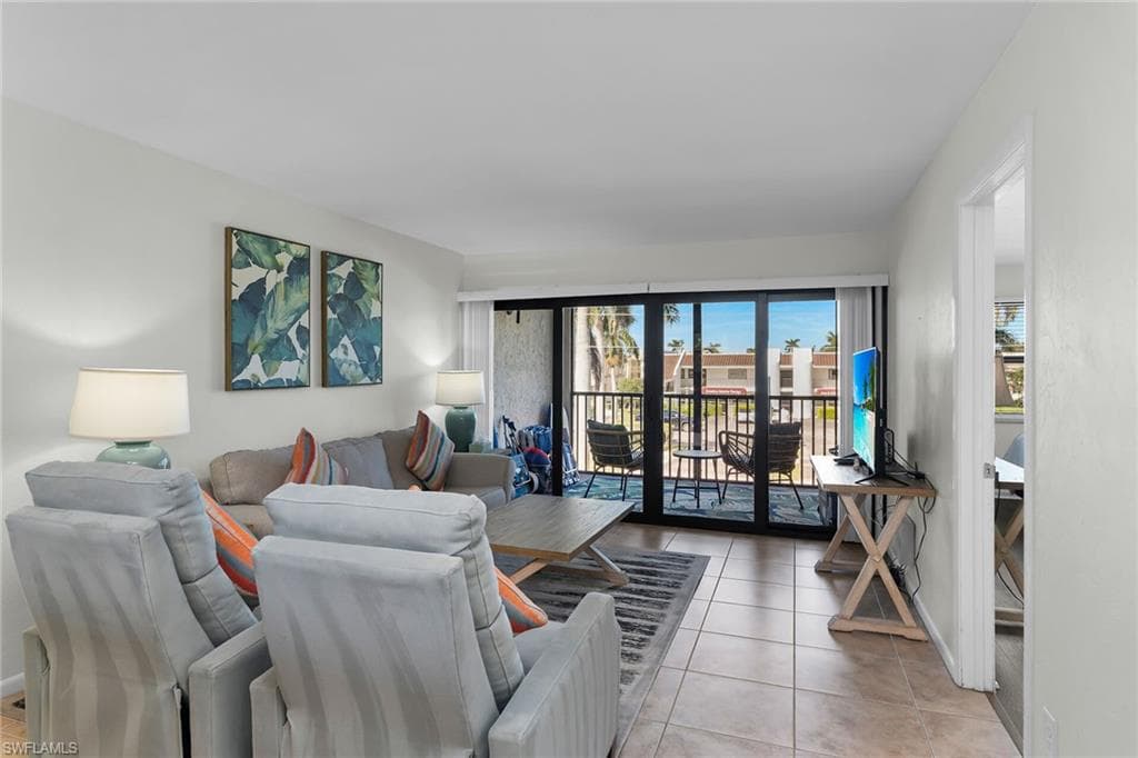 1012 Anglers CV # D303, MARCO ISLAND FL 34145-6