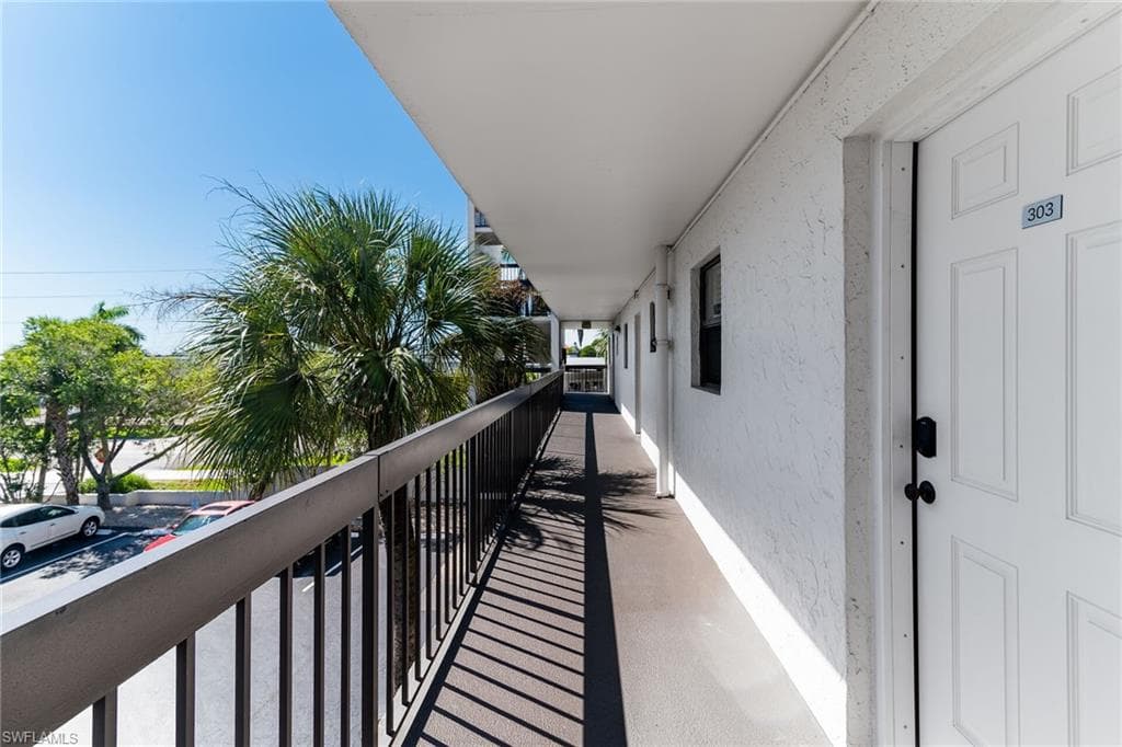 1012 Anglers CV # D303, MARCO ISLAND FL 34145-14