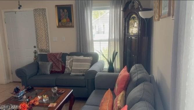 199 Leawood CIR, NAPLES FL 34104-5