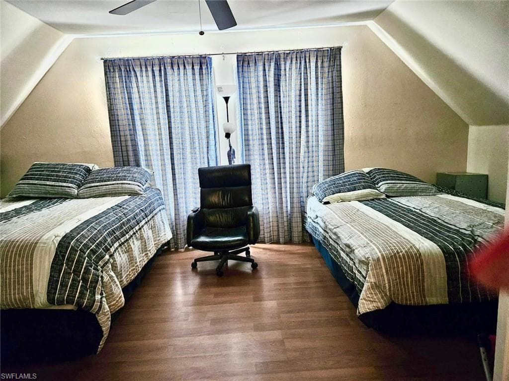 199 Leawood CIR, NAPLES FL 34104-17