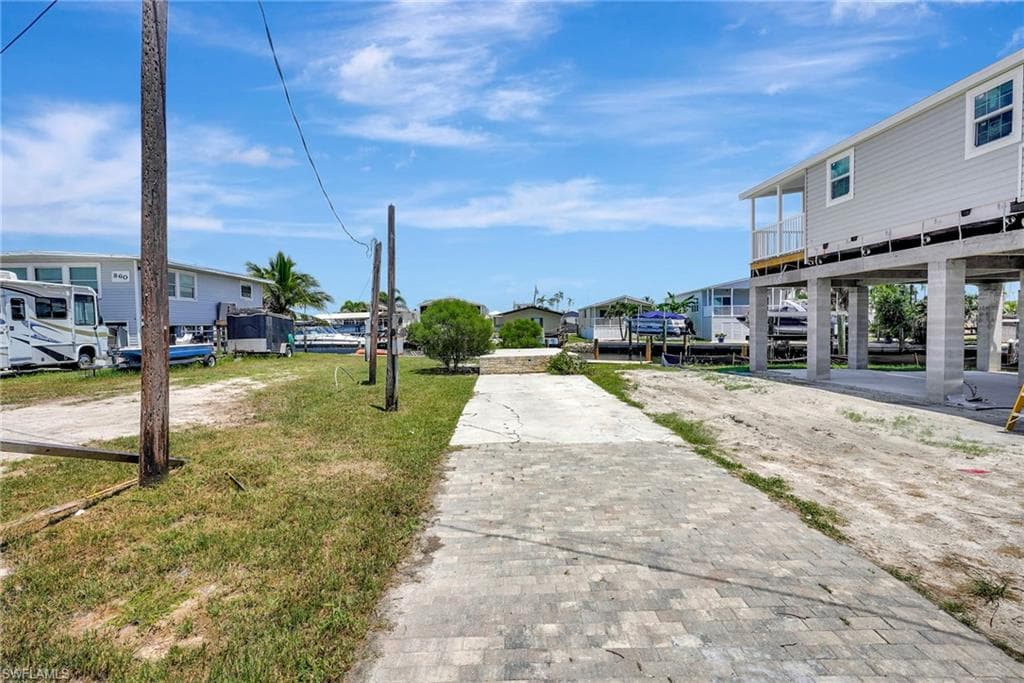 856 Oak ST, FORT MYERS BEACH FL 33931-21