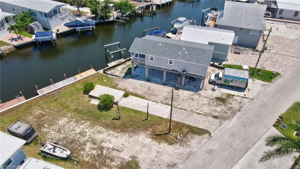 856 Oak ST, FORT MYERS BEACH FL 33931-6