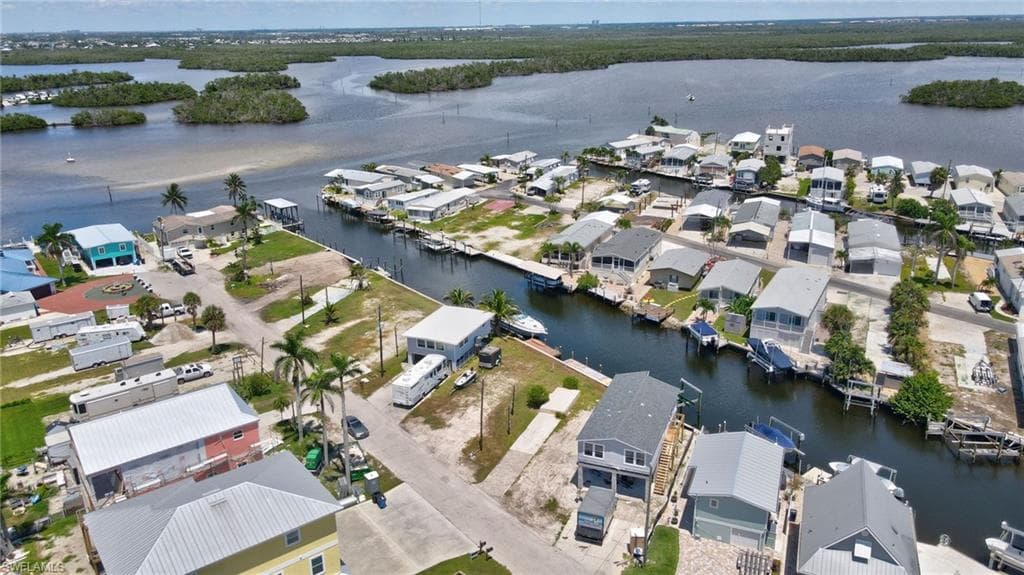 856 Oak ST, FORT MYERS BEACH FL 33931-2