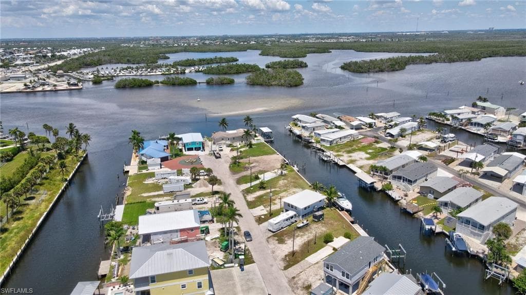 856 Oak ST, FORT MYERS BEACH FL 33931-3