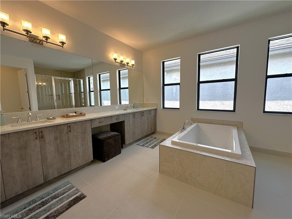 20293 Fair Oak LN, ESTERO FL 33928-19