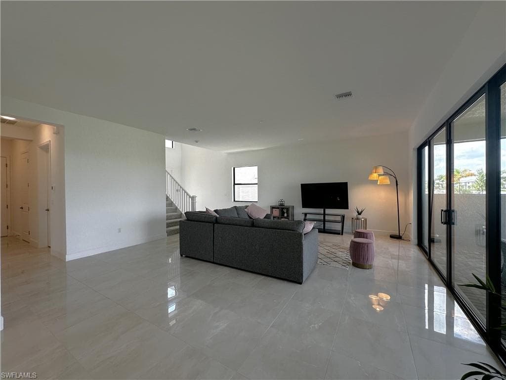 20293 Fair Oak LN, ESTERO FL 33928-8