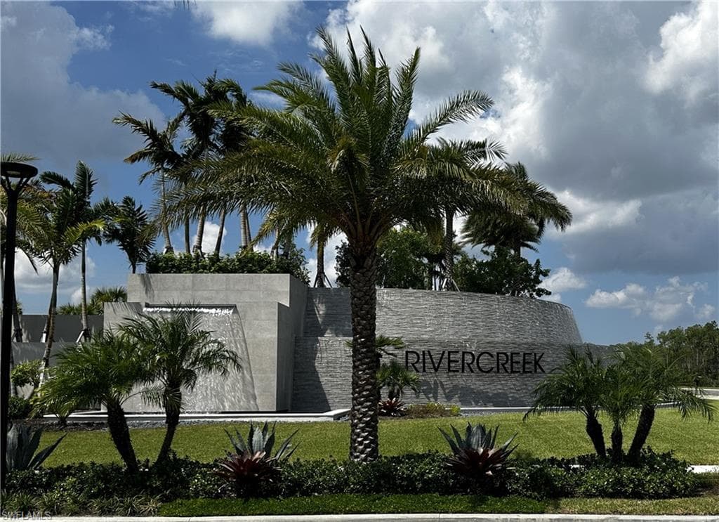 20293 Fair Oak LN, ESTERO FL 33928-33