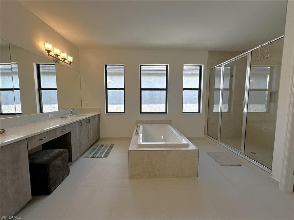 20293 Fair Oak LN, ESTERO FL 33928-17