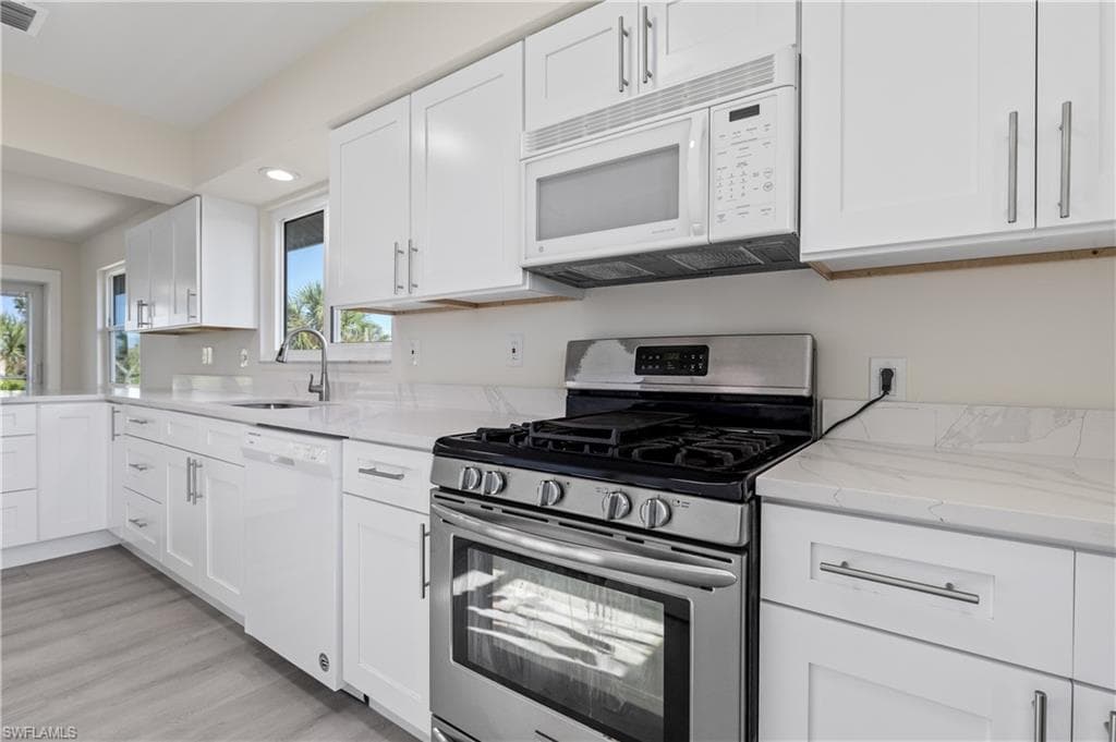 9297 Kincaid CT, SANIBEL FL 33957-17