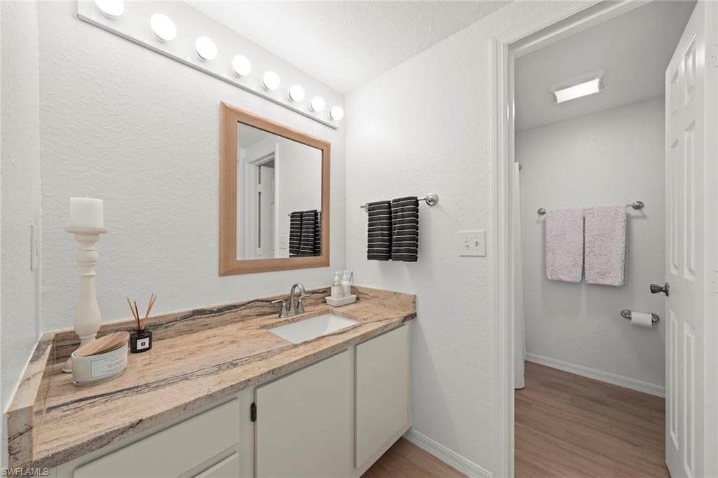 23500 Walden Center DR # 206, ESTERO FL 34134-22