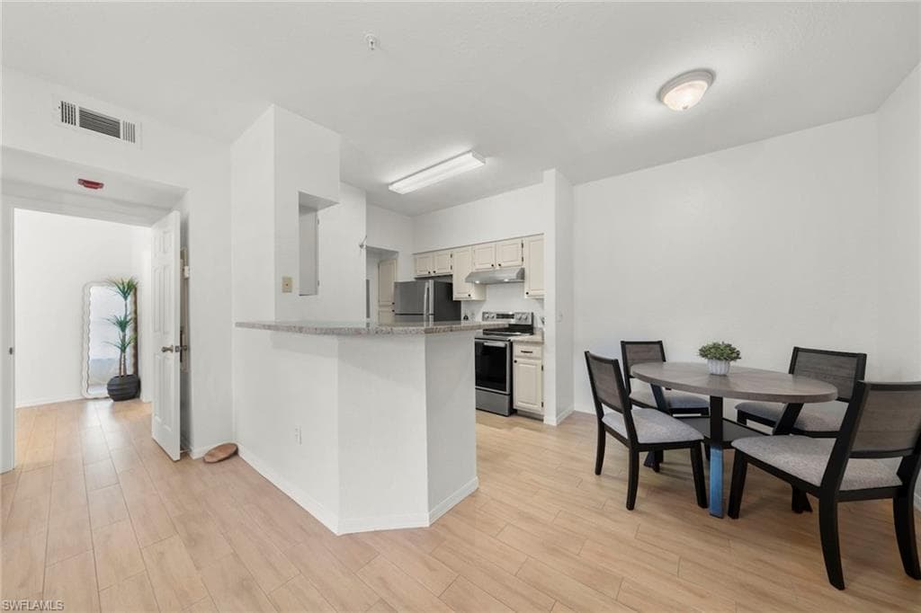 23500 Walden Center DR # 206, ESTERO FL 34134-11