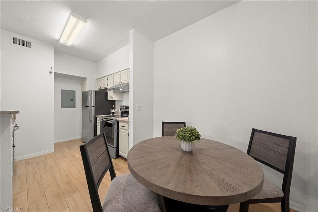 23500 Walden Center DR # 206, ESTERO FL 34134-17