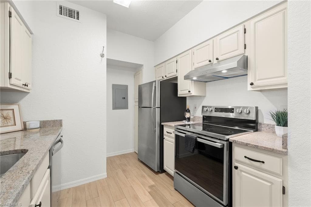 23500 Walden Center DR # 206, ESTERO FL 34134-14