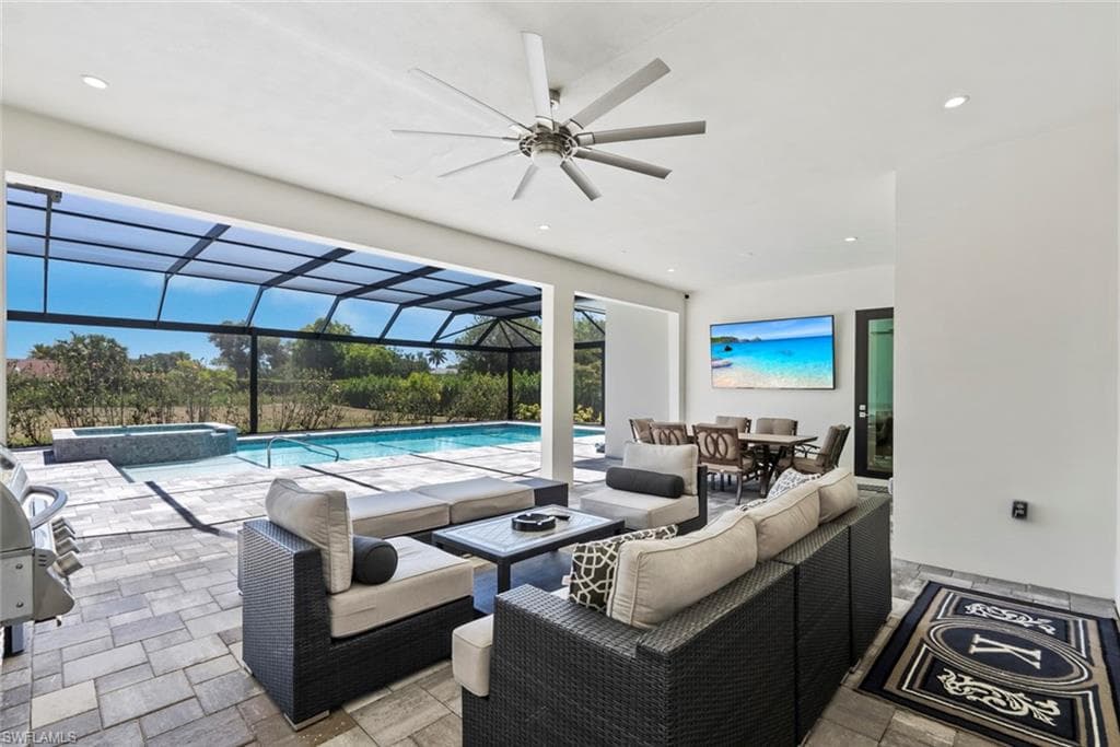 9974 Winterview DR, NAPLES FL 34109-1