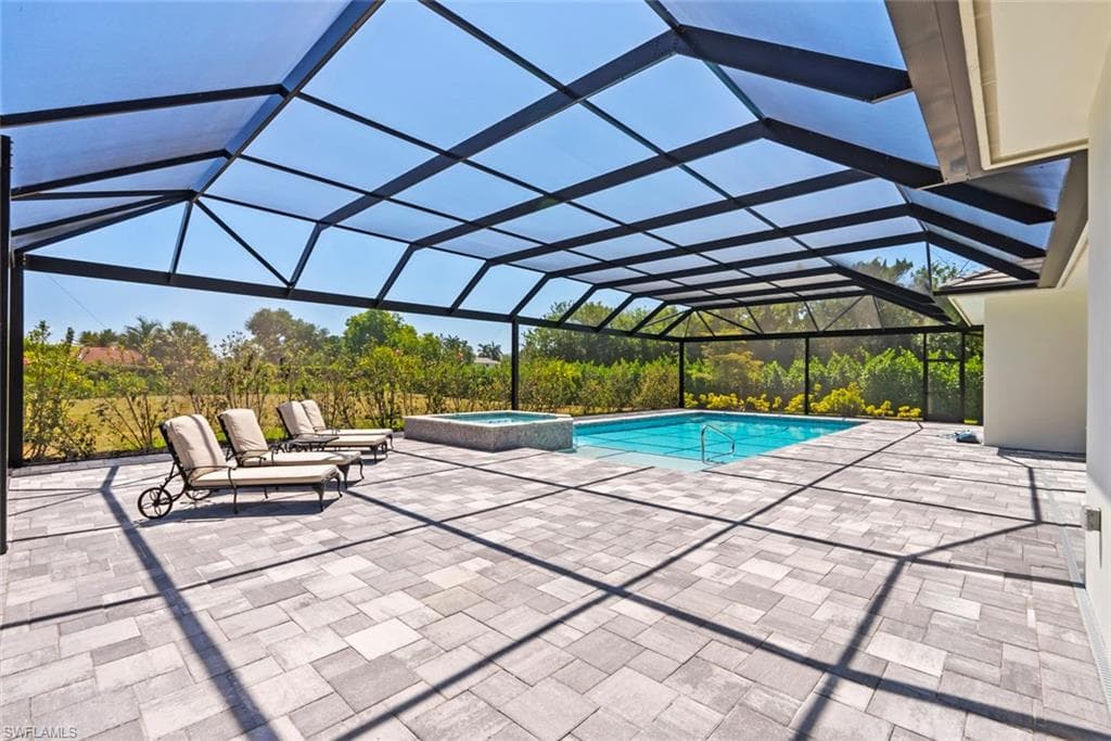 9974 Winterview DR, NAPLES FL 34109-9