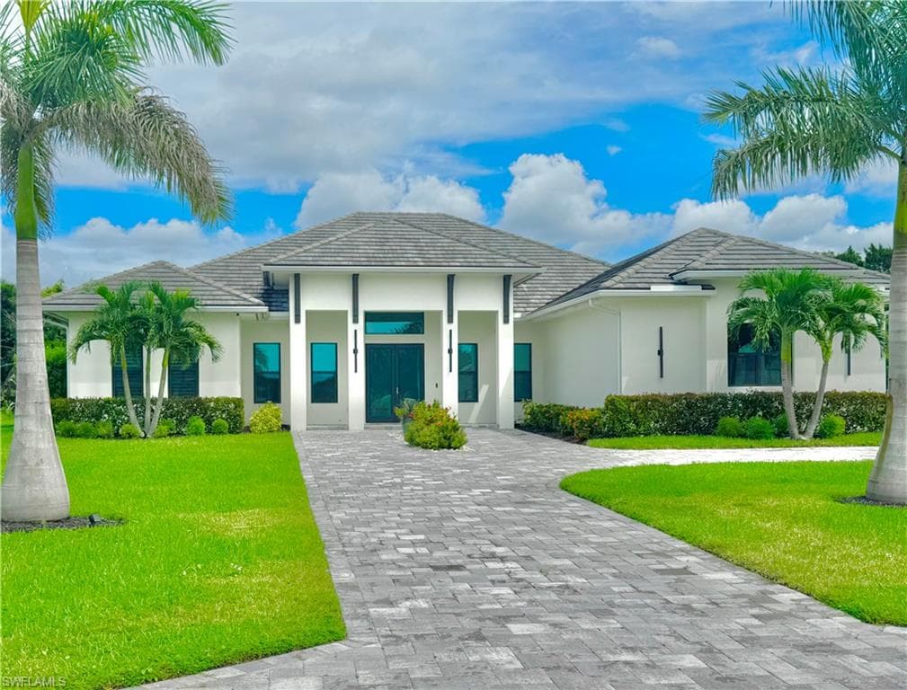 9974 Winterview DR, NAPLES FL 34109-40