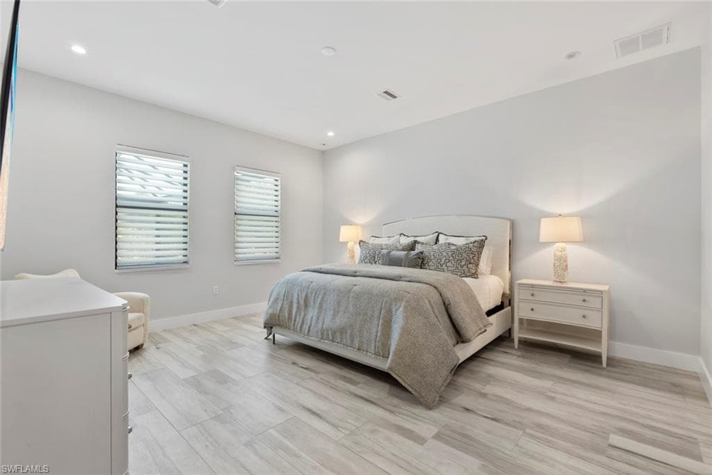 9974 Winterview DR, NAPLES FL 34109-30