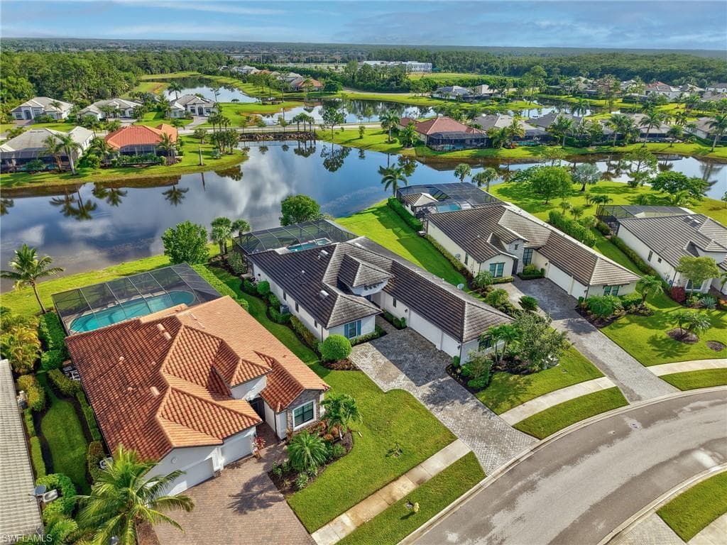 2079 Antigua LN N, NAPLES FL 34120-1