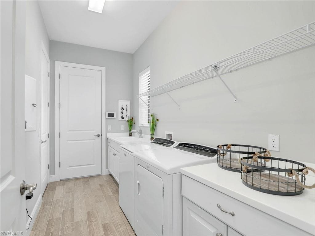 2079 Antigua LN N, NAPLES FL 34120-33