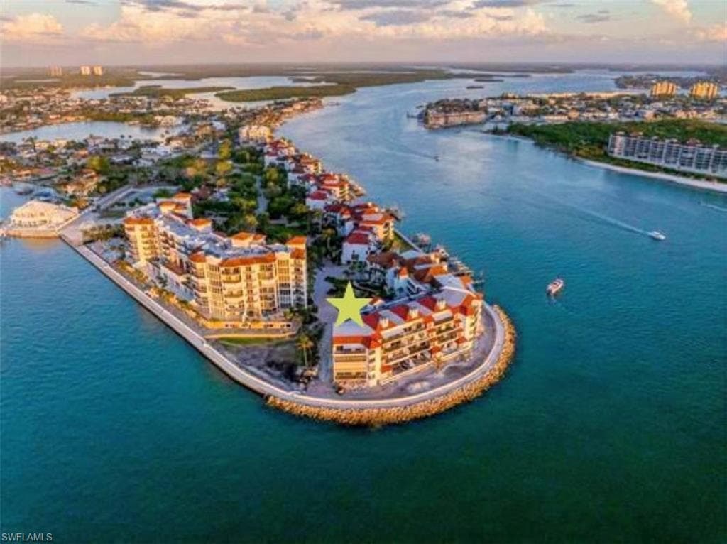 645 La Peninsula BLVD # 645, NAPLES FL 34113-2