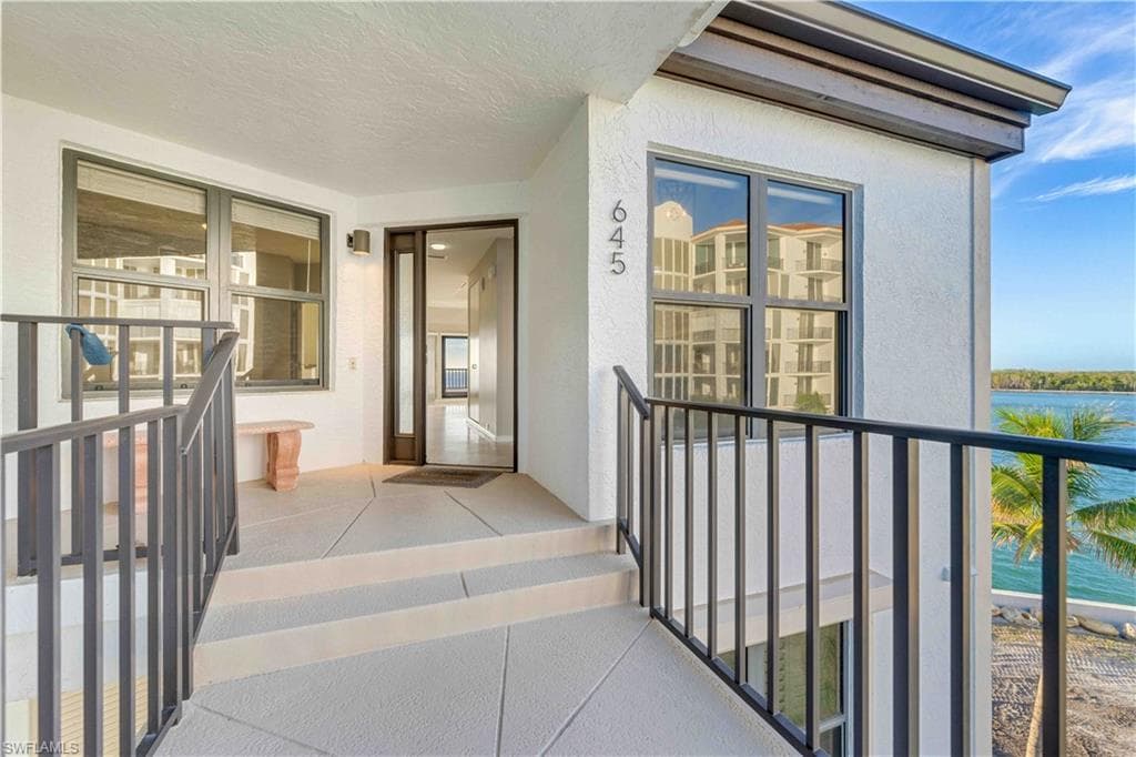 645 La Peninsula BLVD # 645, NAPLES FL 34113-4