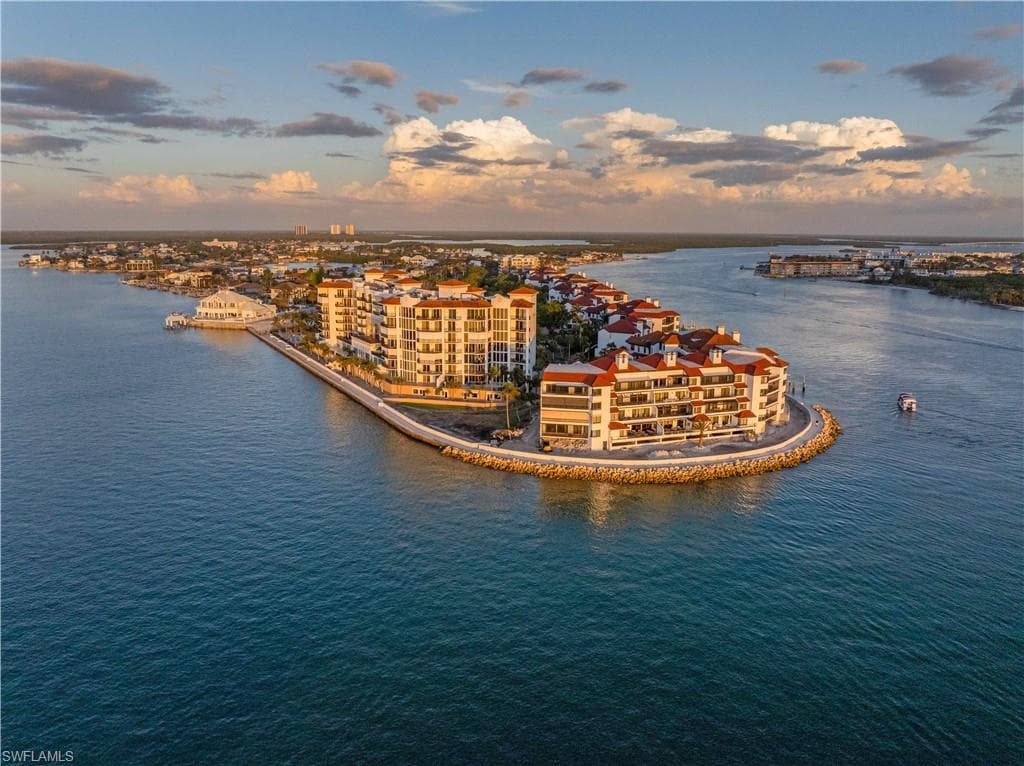 645 La Peninsula BLVD # 645, NAPLES FL 34113-44