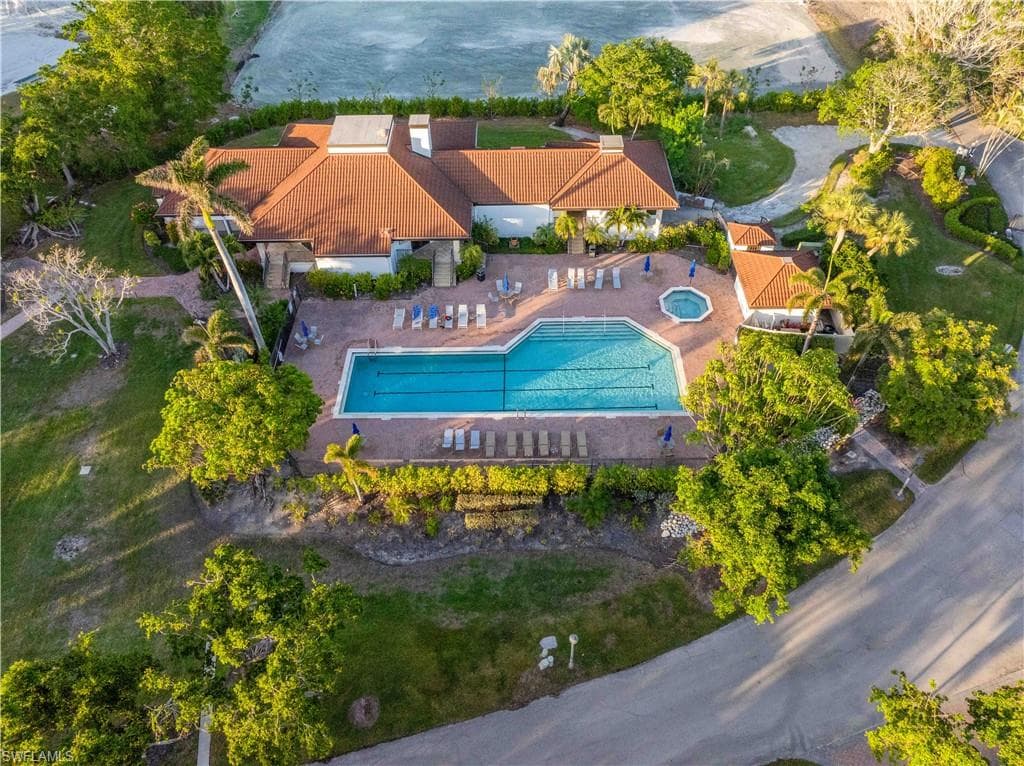 645 La Peninsula BLVD # 645, NAPLES FL 34113-38