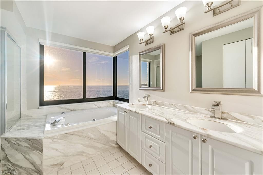 645 La Peninsula BLVD # 645, NAPLES FL 34113-24