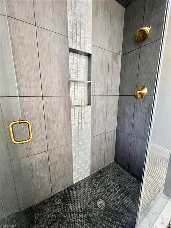 2499 River Reach DR, NAPLES FL 34104-21