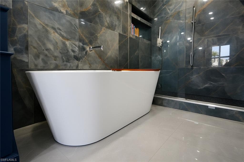 1320 Henley ST # 2003, NAPLES FL 34105-16