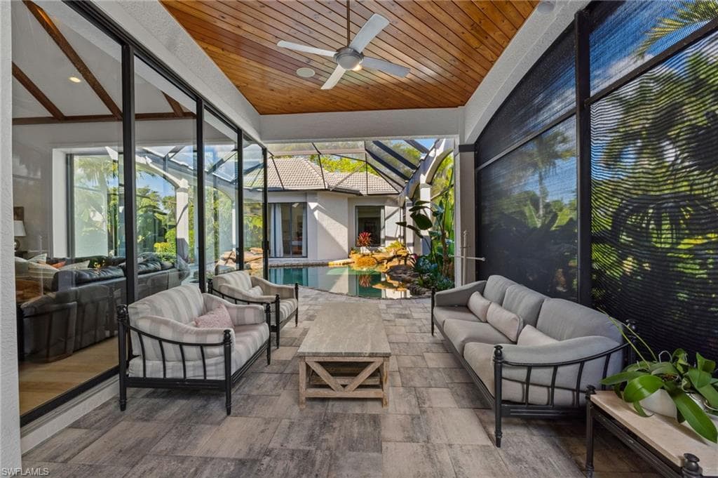 2755 Lantern LN, NAPLES FL 34102-26