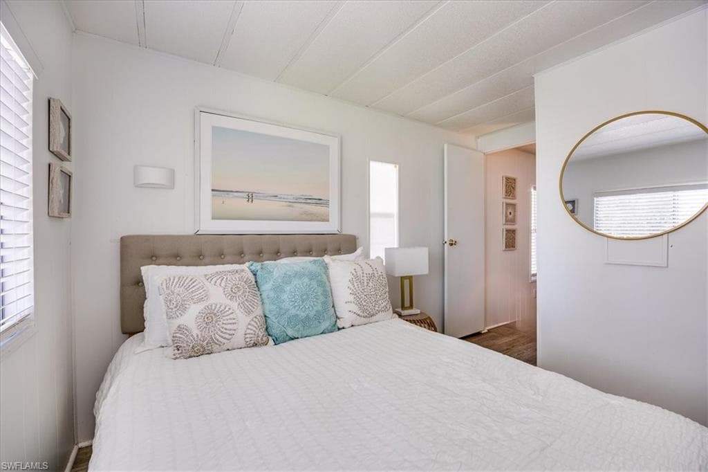 16241 Siesta DR, FORT MYERS FL 33908-17