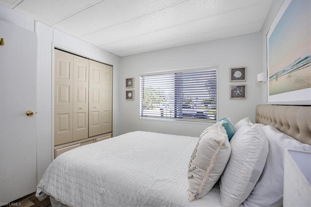 16241 Siesta DR, FORT MYERS FL 33908-18