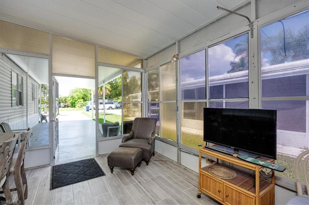 16241 Siesta DR, FORT MYERS FL 33908-3