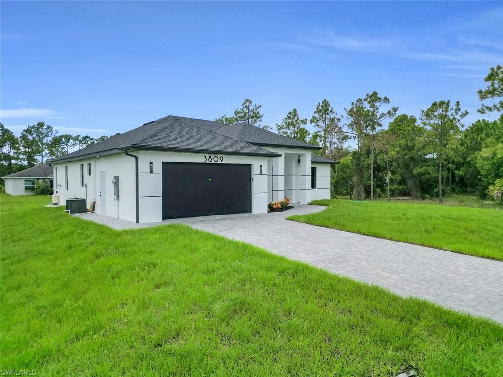 3809 Sunset RD, LEHIGH ACRES FL 33971-2