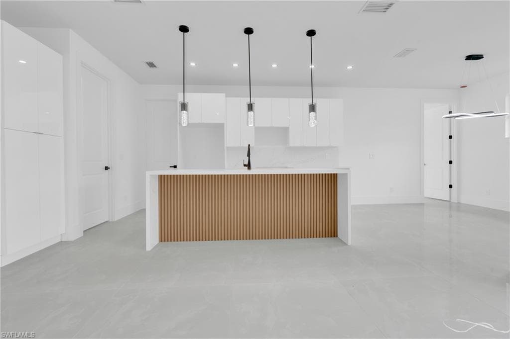 3809 Sunset RD, LEHIGH ACRES FL 33971-9