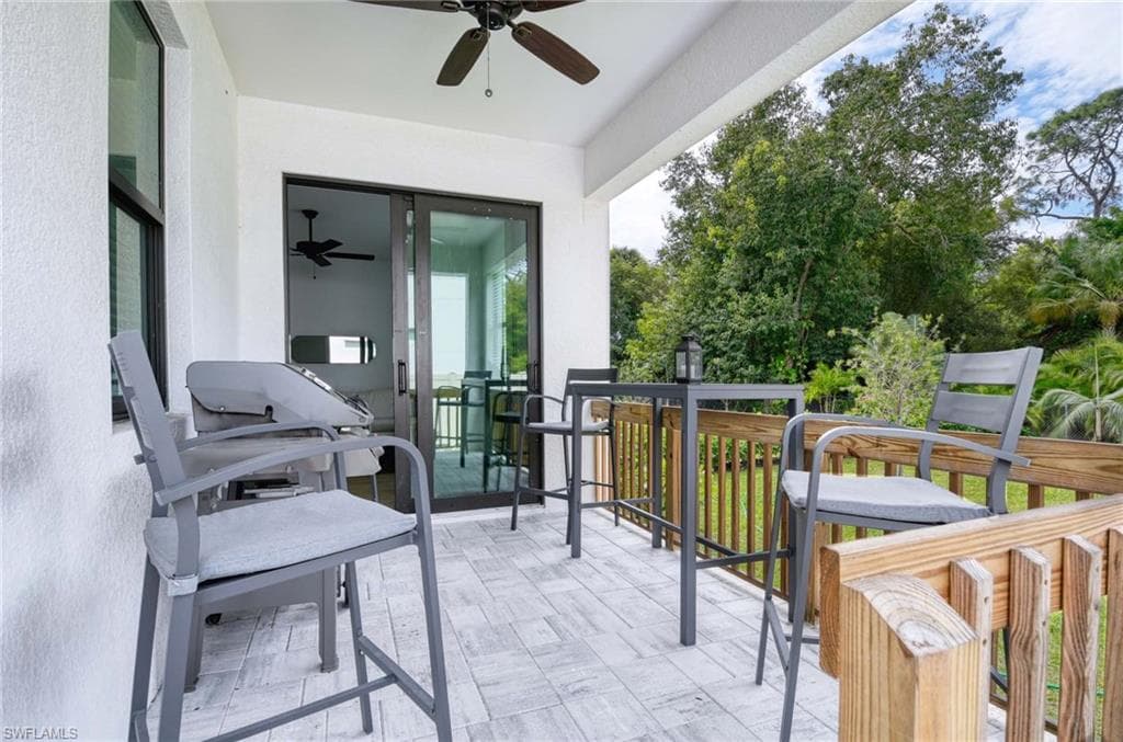 1147 Steeves AVE, NAPLES FL 34104-12