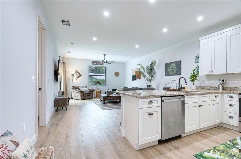 1147 Steeves AVE, NAPLES FL 34104-25