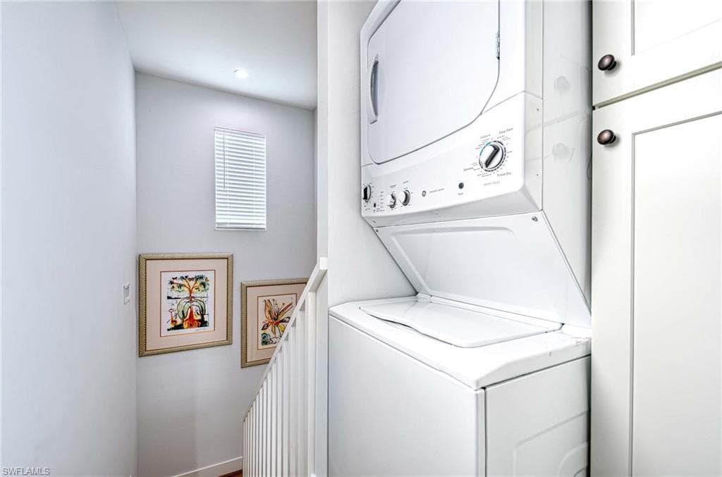 1147 Steeves AVE, NAPLES FL 34104-19