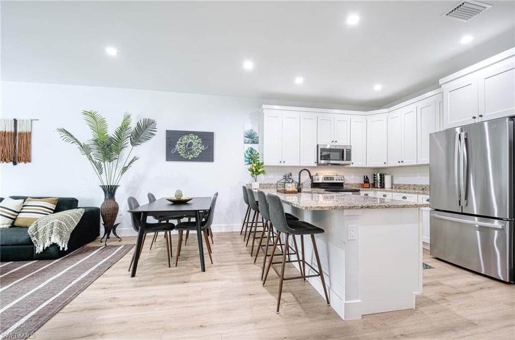 1147 Steeves AVE, NAPLES FL 34104-23