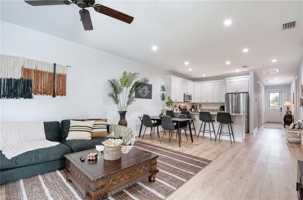 1147 Steeves AVE, NAPLES FL 34104-24