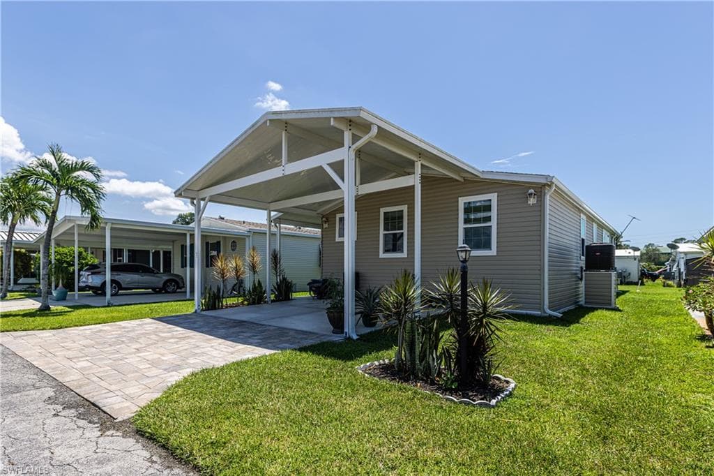 42 Amethyst AVE # 42A, NAPLES FL 34114-16