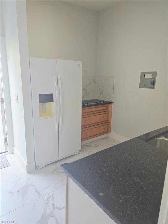 5321 Warren ST, NAPLES FL 34113-16