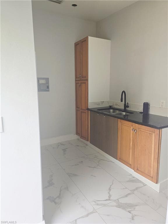 5321 Warren ST, NAPLES FL 34113-15