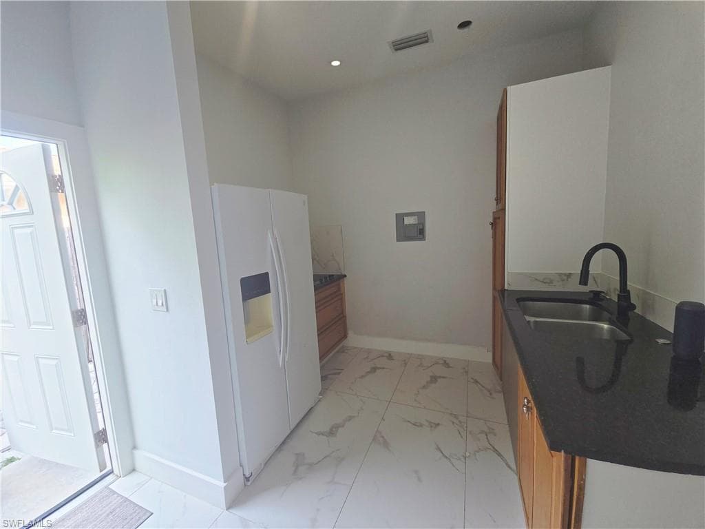 5321 Warren ST, NAPLES FL 34113-17