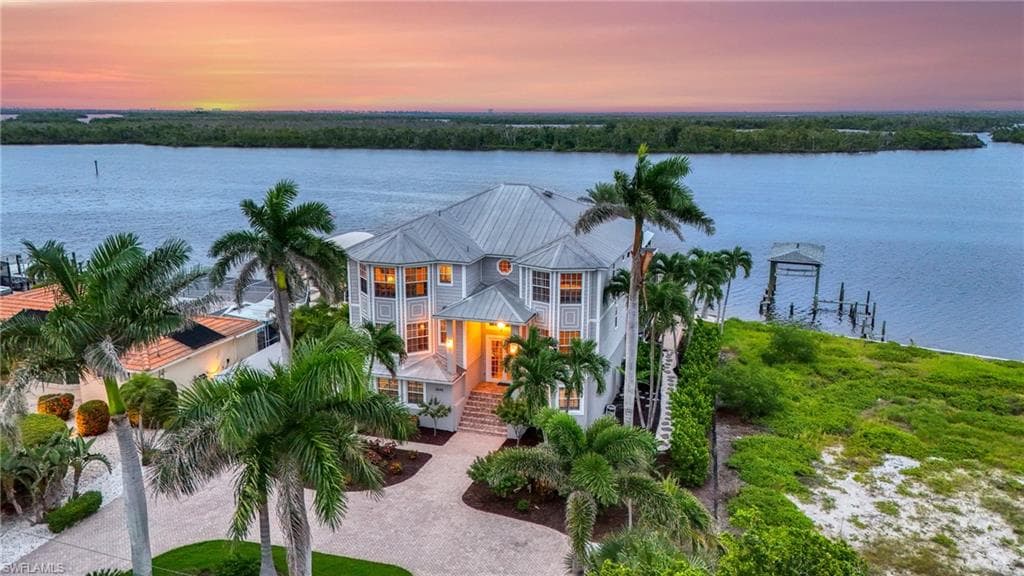 5640 Williams DR, FORT MYERS BEACH FL 33931-6