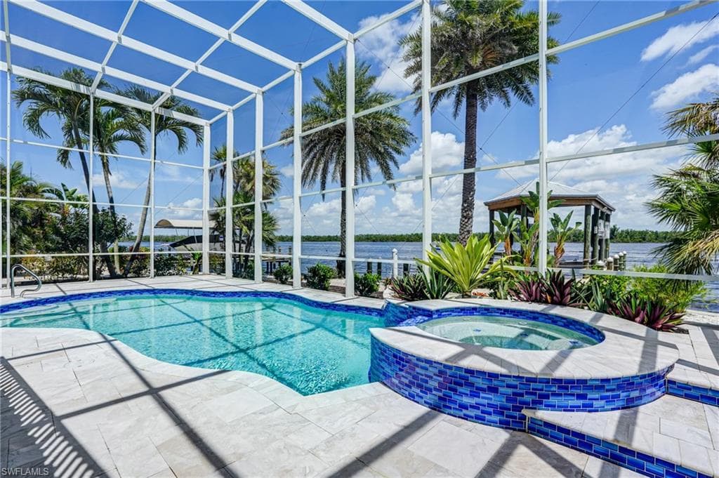 5640 Williams DR, FORT MYERS BEACH FL 33931-8