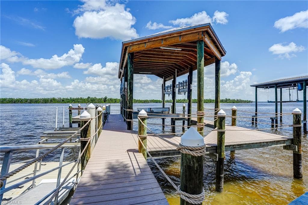 5640 Williams DR, FORT MYERS BEACH FL 33931-9