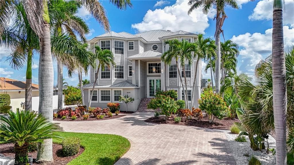 5640 Williams DR, FORT MYERS BEACH FL 33931-3
